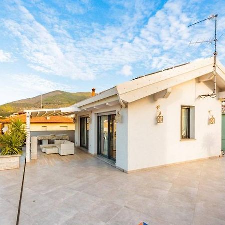 Appartamento Spotorno Con Ampio Terrazzo Attrezzato Anche Con Angolo Cottura المظهر الخارجي الصورة