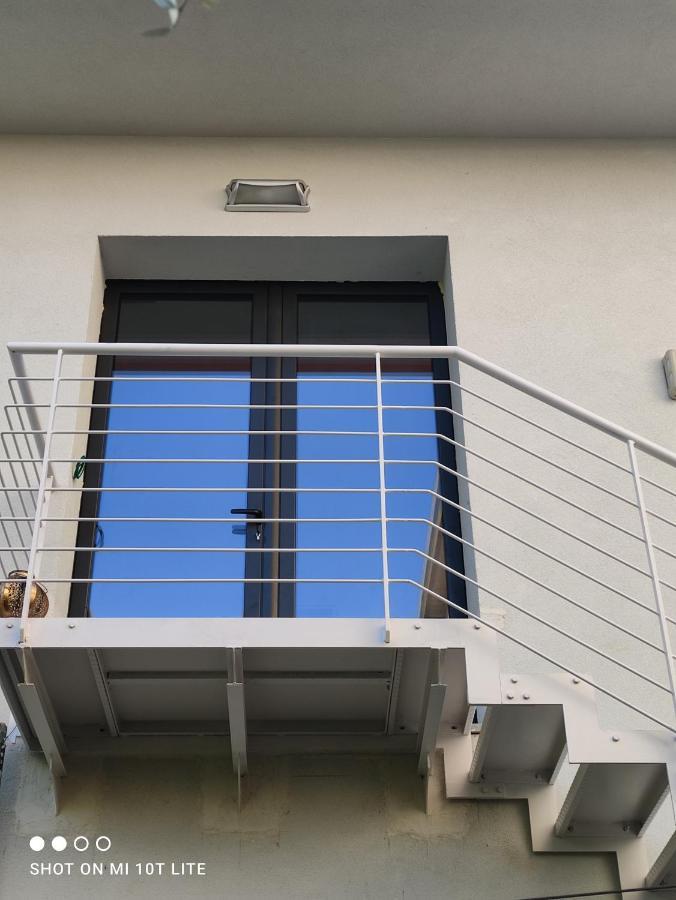 Appartamento Spotorno Con Ampio Terrazzo Attrezzato Anche Con Angolo Cottura المظهر الخارجي الصورة