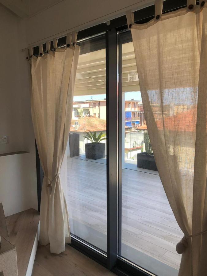 Appartamento Spotorno Con Ampio Terrazzo Attrezzato Anche Con Angolo Cottura المظهر الخارجي الصورة