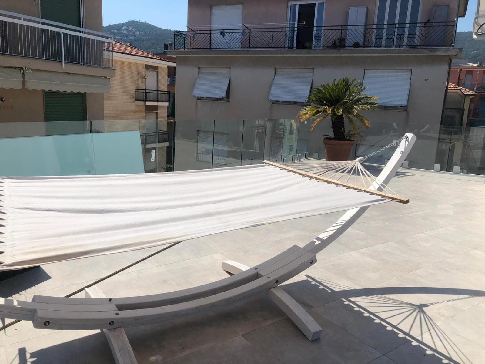 Appartamento Spotorno Con Ampio Terrazzo Attrezzato Anche Con Angolo Cottura المظهر الخارجي الصورة