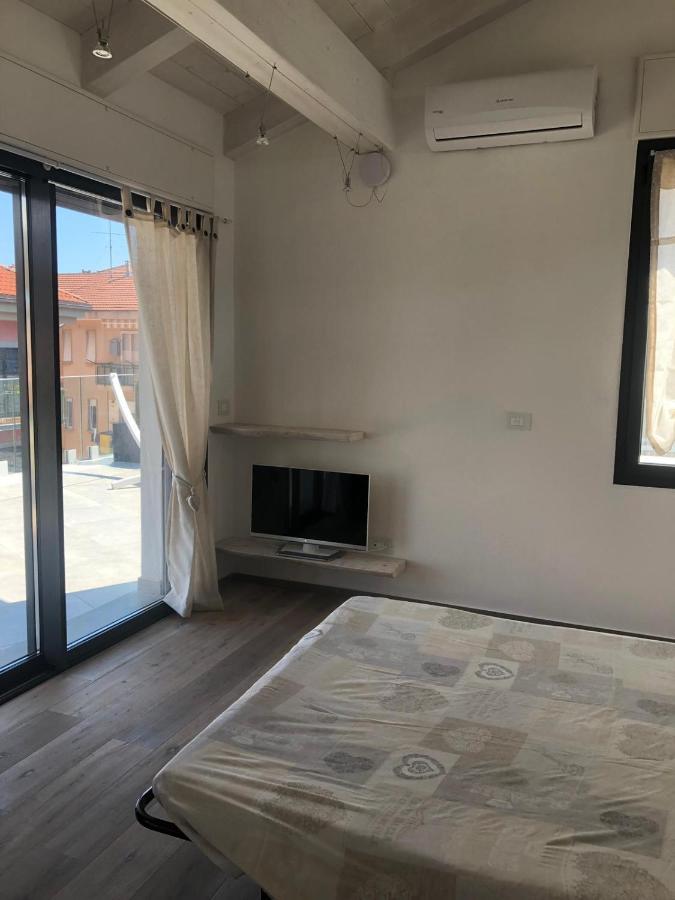Appartamento Spotorno Con Ampio Terrazzo Attrezzato Anche Con Angolo Cottura المظهر الخارجي الصورة