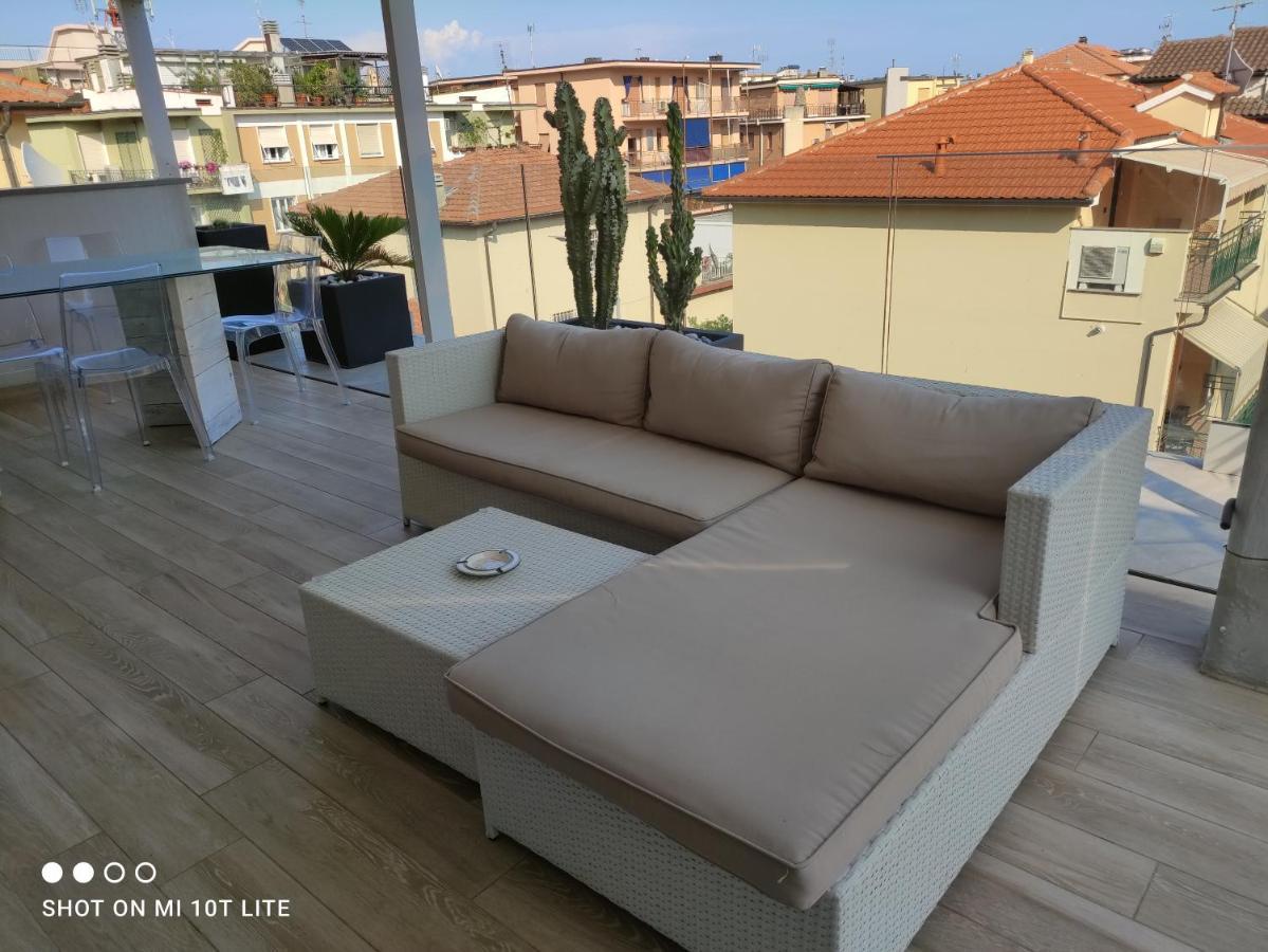 Appartamento Spotorno Con Ampio Terrazzo Attrezzato Anche Con Angolo Cottura المظهر الخارجي الصورة