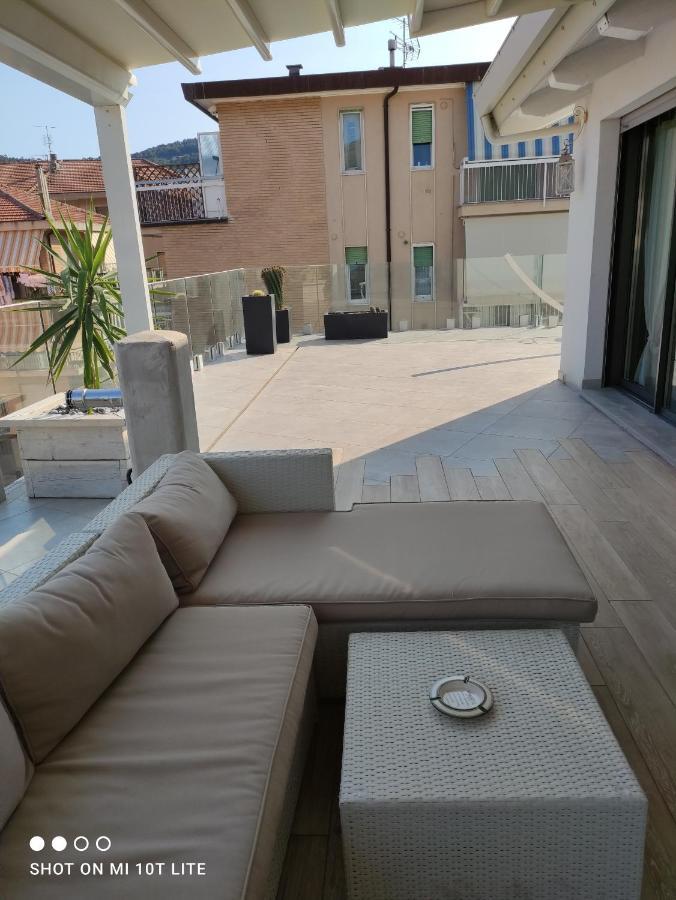 Appartamento Spotorno Con Ampio Terrazzo Attrezzato Anche Con Angolo Cottura المظهر الخارجي الصورة