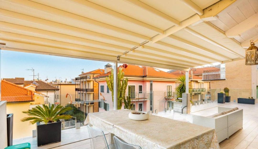 Appartamento Spotorno Con Ampio Terrazzo Attrezzato Anche Con Angolo Cottura المظهر الخارجي الصورة